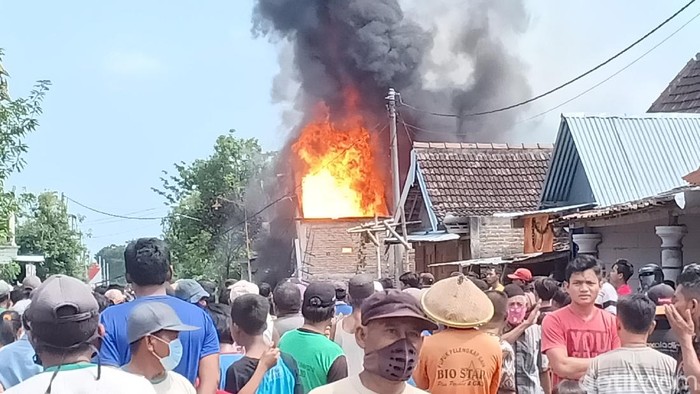Kios BBM dan Pupuk di Magetan Ludes Terbakar