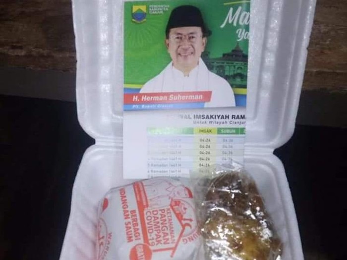Nasi Kotak Berstiker Plt Bupati Cianjur