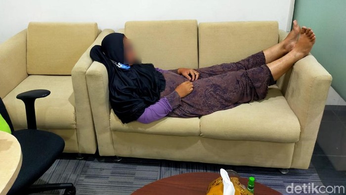 Perempuan Berhijab Pingsan di Bank Madiun Dikira Corona, Ternyata ...