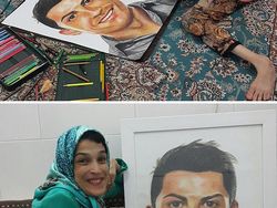 Keren! Wanita Penyandang Disabilitas Ini Lukis Wajah Pakai Kaki