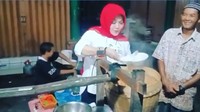 Banyak masyarakat yang resah karena dikaitkan dengan politik, yang mana Sri Mulyani digadang bakal maju sebagai calon Bupati dalam Pilkada 2020. Foto: Instagram
