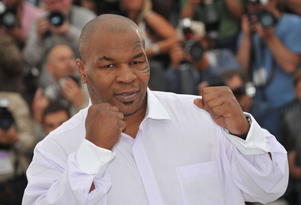 Mantan petinju profesional yang perch menuarai WBA, WBC dan IBF, Mike Tyson berencana akan kembali naik ring tinju untuk melakukan pertandingan amal.
