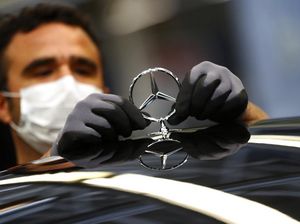 2 Pabrik Mercedes-Benz Bisa Tutup, Ini Penyebabnya