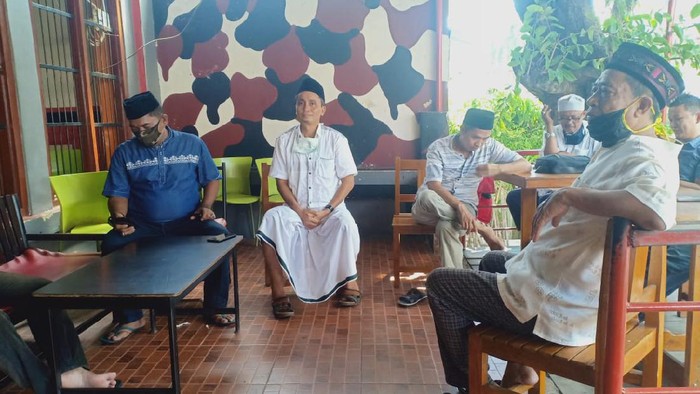 FPU Kota Pareprae menggelar konferensi pers terkait pembubaran salat Jumat oleh Camat Ujung.