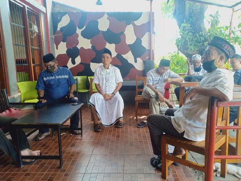 FPU Kota Pareprae menggelar konferensi pers terkait pembubaran salat Jumat oleh Camat Ujung.
