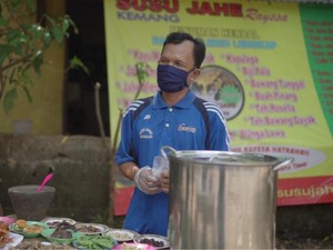 Efek Corona, Sandiaga: Pedagang Susu Jahe Raup Omzet Rp24 Juta/Bulan