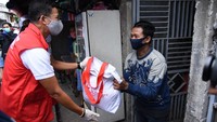 Pemberian bantuan ini merupakan rangkaian kegiatan yang dilakukan Relawan Indonesia Bersatu Lawan COVID-19 dalam membantu pemerintah dalam menangani Corona di Indonesia.  dok. Relawan Indonesia Bersatu Lawan COVID-19