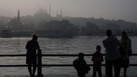 Masjid Suleymaniye berada di Süleymaniye Mah Fatih, Istanbul, Turki. Masjid dibangun pada masa pemerintahan Sultan Suleyman I yang dikenal sebagai Suleyman the Magnificent. Pembangunan dimulai sekitar tahun 1550 dan selesai tahun 1557.