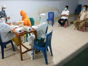 Rapid Test 3 Jemaah Masjid Ridha Muhammadiyah Makassar Reaktif Corona