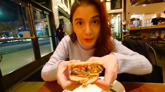 Keluarga Alinskie cicip burger hits di AS