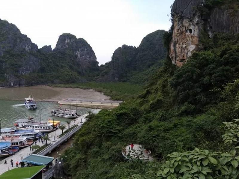 Objek wisata di Vietnam.