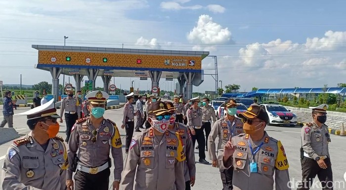 21 Ribu Mobil Pemudik Gagal Lintasi Jawa Sumatera