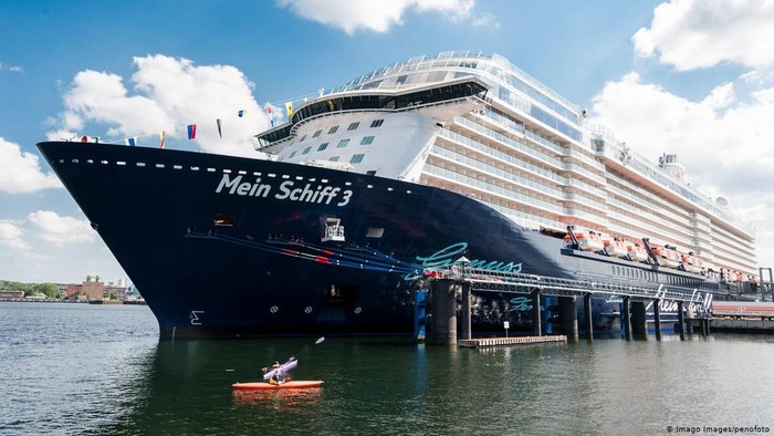 Hampir 3.000 Awak Kapal Pesiar TUI Cruises Dikarantina