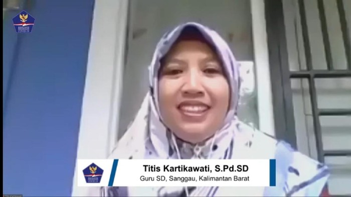 Titis Kartikawati, guru SD di Sanggau, Kalbar.