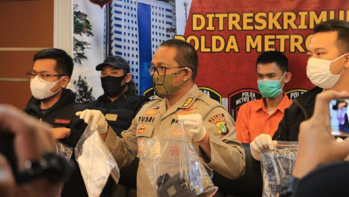 Polda Metro tangkap perampok driver taksi online