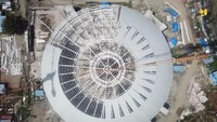 Untuk asrama atlet dan officialnya, Kementerian PUPR melalui Ditjen Perumahan juga ditugasi untuk menyiapkan 16 Tower Rumah Susun dengan kapasitas tampung keseluruhan 2396 unit. Dari 16 rusun tersebut, 10 tower diantaranya sudah selesai. Pada tahun 2020 dibangun 1 tower, dimana saat ini telah mencapai progres fisik 6%.  Sementara 5 tower lain akan dibangun pada awal tahun 2021.Foto: Dok. Kementerian PUPR