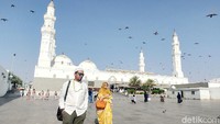 Ketika masjid pertama bagi umat Islam ini selesai dibangun, Rasulullah SAW mengimani sholat selama 20 hari. Buku Amazing Stories Kisah Sejuta Inspirasi Muhammad yang ditulis Muhammad Khalid menyatakan, Nabi SAW pergi ke Masjid Quba tiap Sabtu, Senin, dan Kamis.