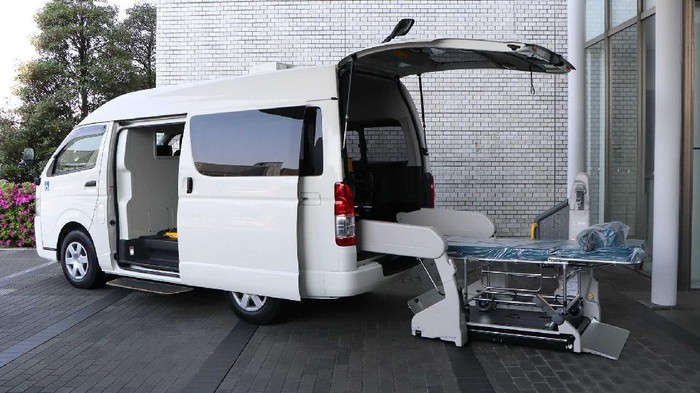 Toyota Hiace COVID-19