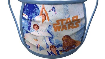 Memakai masker jenis apapun bisa menakutkan, namun ini adalah satu-satunya cara untuk menghentikan penyebaran virus ujar  Wakil Presiden Senior Disney Store dan shopDisney, Edward Park dalam sebuah pernyataan yan dilansir dari BoredPanda. (Foto: Boredpanda)