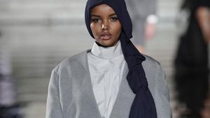 Kisah Hijabers Halima Aden, Dulu Hidup di Pengungsian Kini Hartanya Rp 15 M