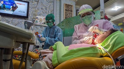 Cegah Wabah Corona Praktek Dokter Kini Pakai APD