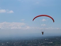 Detik-detik Paralayang Tabrakan dengan Pesawat Cessna di Austria