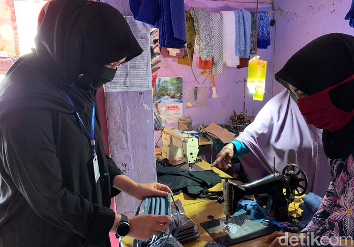PKK Banyuwangi Berdayakan Kadernya Produksi Masker