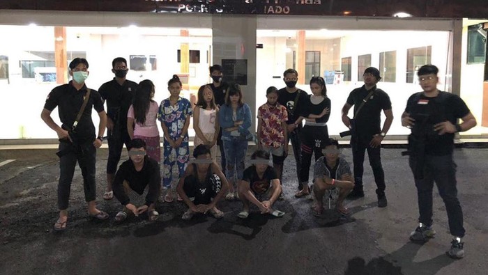 Tim Maleo Polda Sulut mengungkap kasus prostitusi online di Manado (dok. Tim Maleo)