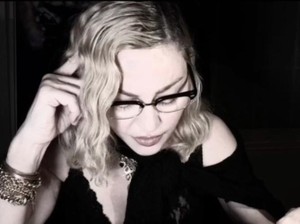 Madonna Posting Foto Bikini Menerawang, Sindir Orang-orang yang Nyinyir