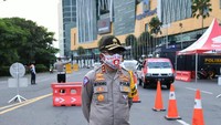 Kakorlantas Polri Irjen Pol Istiono mengatakan, salah satu cara yang dilakukan pemudik untuk mengelabui petugas dengan menggunakan travel. Bahkan ada juga yang yang menumpangi truk.