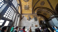 Di Museum ini masih tercampur akulturasi budaya umat Islam dan Kristen yang terlihat dari sisi arsitekturnya dan simbol keagaman dua agama. Menurut peneliti, museum Hagia Sophia adalah satu-satunya museum yang menyajikan perpaduan keharmonisan agama dalam arsitektur bangunan. Nicolas Economou/NurPhoto via Getty Images