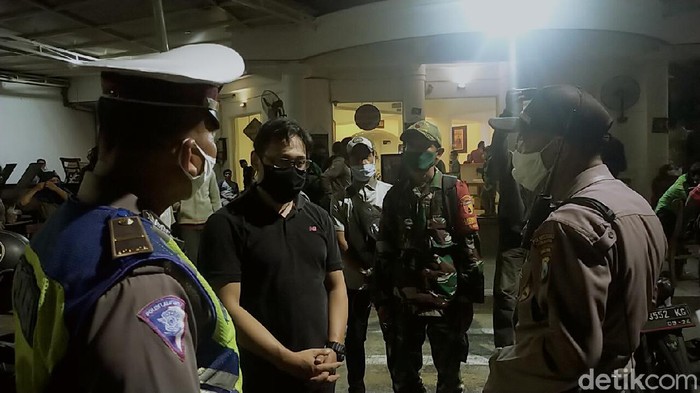 kafe dan warung masih buka saat psbb surabaya