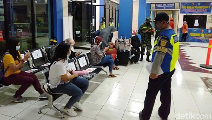 pemeriksaan TKI di Terminal Seloaji