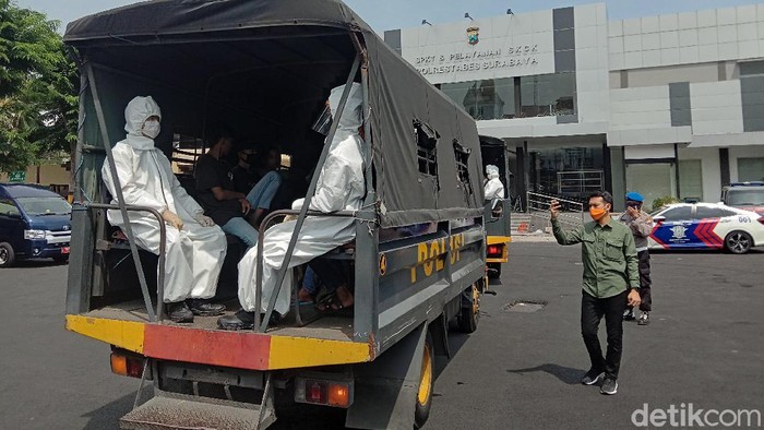 Tidak Patuh PSBB, 6 Warga Surabaya Reaktif Dirapid-Test