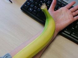 Akibat Belanja Online, Orang-orang ini Dapat Ukuran Tak Biasa