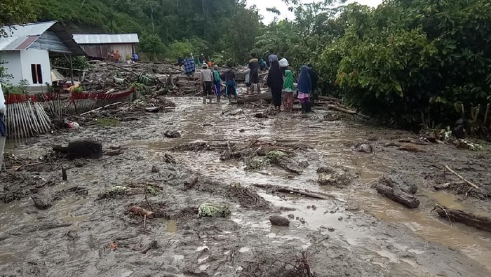 Banjir bandang di Lembah Napu, Kabupaten Poso, Sulawesi Tengah,