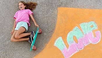 Atribut pendukung yang digunakan juga sangat beragam. Gambar yang dihasilkan semakin terlihat hidup.