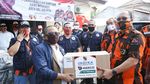 Distribusi Bantuan untuk Relawan COVID-19