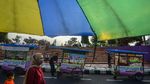 Pedagang Takjil di Ciamis Aja Jaga Jarak, Masa Kamu Nggak?