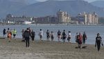 Nikmati Kebebasan Langka Saat Pandemi Corona, Warga Spanyol Pilih ke Pantai