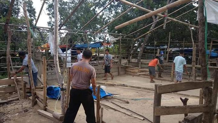 Arena Sabung Ayam yang Dibongkar Polisi di Kendari (