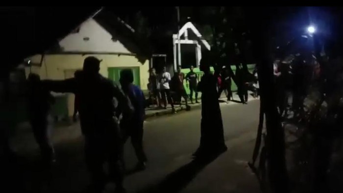 Dua kelompok pesilat di Kota Madiun bentrok pada Sabtu (2/5) dini hari. Peristiwa itu mencuat setelah videonya tersebar luas.