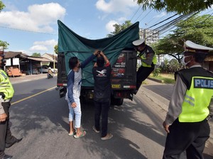 Selundupkan Pemudik, Truk Harus Dikandangkan, Sopir dan Penumpang Didenda