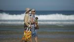 Nikmati Kebebasan Langka Saat Pandemi Corona, Warga Spanyol Pilih ke Pantai