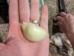 Akibat Belanja Online, Orang-orang ini Dapat Ukuran Tak Biasa