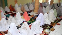 Pasien positif Corona di Aceh berjumlah 11 orang. Dua orang di antaranya yaitu santri pondok pesantren (Ponpes) Alfatah Temboro, Magetan, Jawa Timur asal Aceh Tamiang. ANTARA FOTO/Syifa Yulinnas