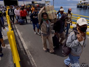Ini Curhatan Perantau yang Nekat Pulang, Tak Ada Bantuan dan Pekerjaan di Bali