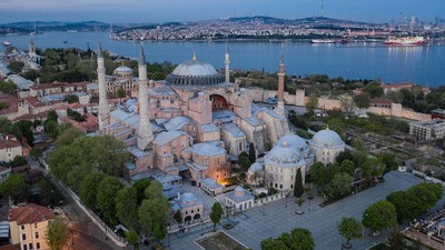 Menikmati Keindahan Hagia Sophia saat Sunyi Sepi