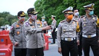 Dari titik pemantauan, masih ditemukan ada pemudik yang berupaya mengelabui petugas agar bisa lolos pemeriksaan. Sedikitnya 23 ribu kendaraan pemudik yang dipaksa putar balik karena tidak mengindahkan imbauan pemerintah.