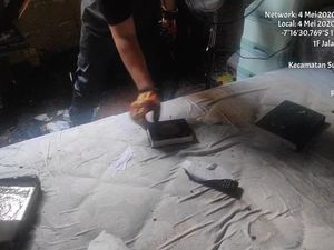 Subhanallah, 3 Al-Quran Ini Utuh Saat Sebuah Rumah di Surabaya Terbakar